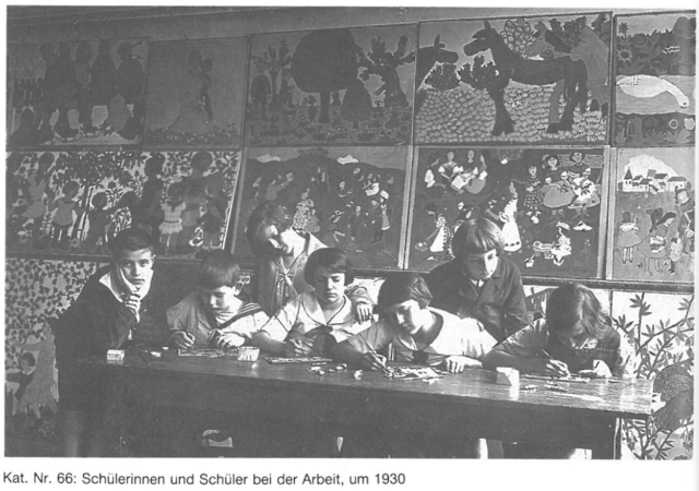 Cizek schuelerinnen1930 display